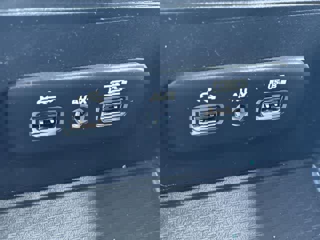 Used 2018 RAM 1500 Classic SLT RWD image 32