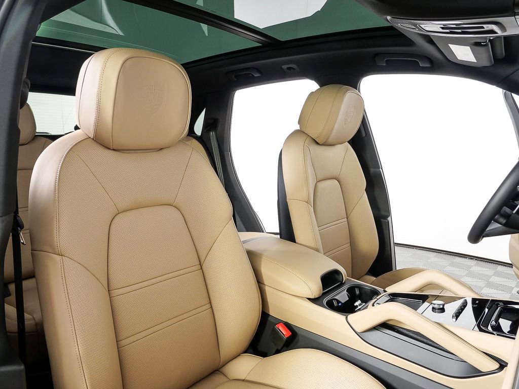 New 2026 Porsche Cayenne image 25