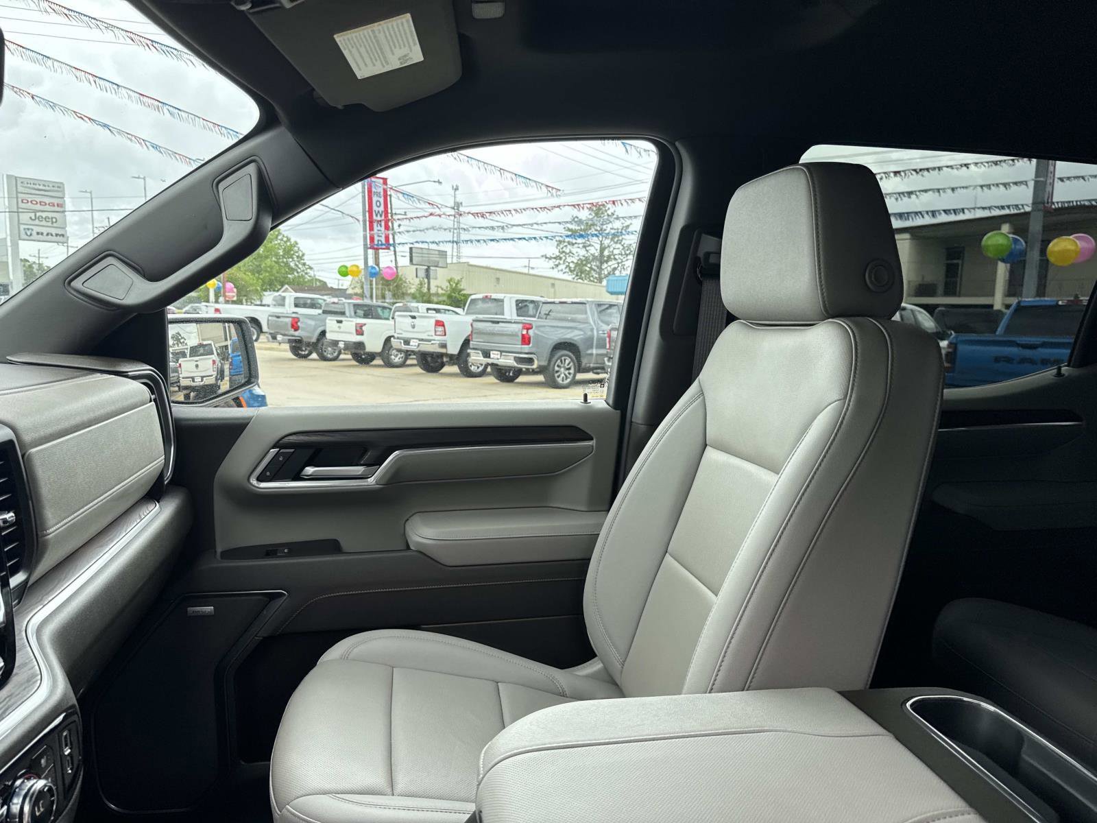 Used 2025 GMC Sierra 1500 SLT w/ SLT Premium Package image 15