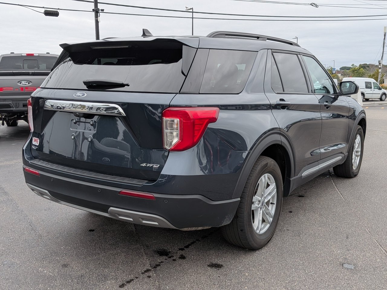 Used 2023 Ford Explorer XLT w/ Equipment Group 202A AWD/4WD image 4
