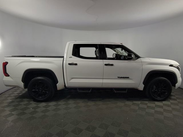 Used 2022 Toyota Tundra SR5 w/ SR5 Convenience Package AWD/4WD image 10
