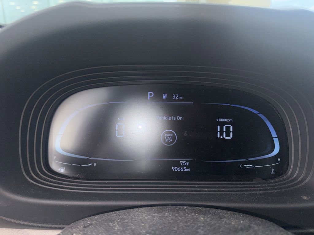 Used 2024 Hyundai Venue SEL image 9