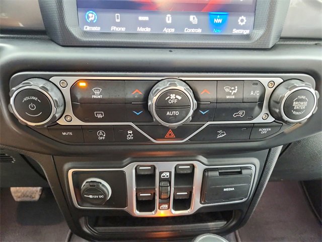 Used 2020 Jeep Wrangler Unlimited Sahara w/ Uconnect 4C Nav & Sound Group image 29