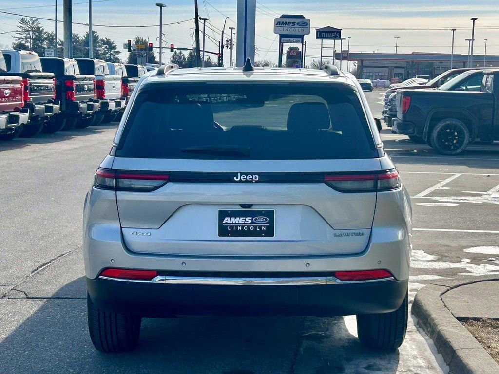 Used 2022 Jeep Grand Cherokee Limited image 4