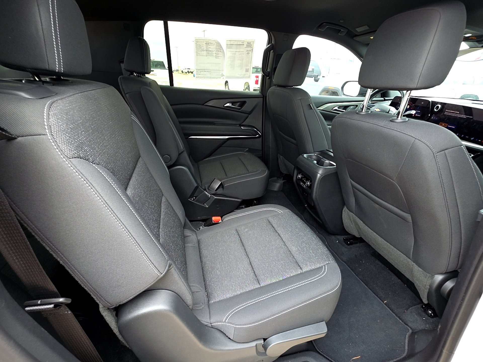 Used 2024 Chevrolet Traverse LT image 18