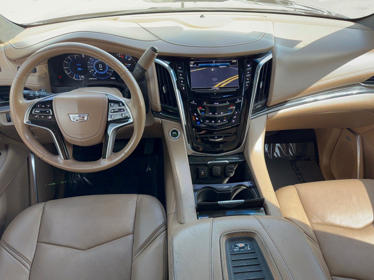 Used 2018 Cadillac Escalade ESV Platinum AWD/4WD image 17