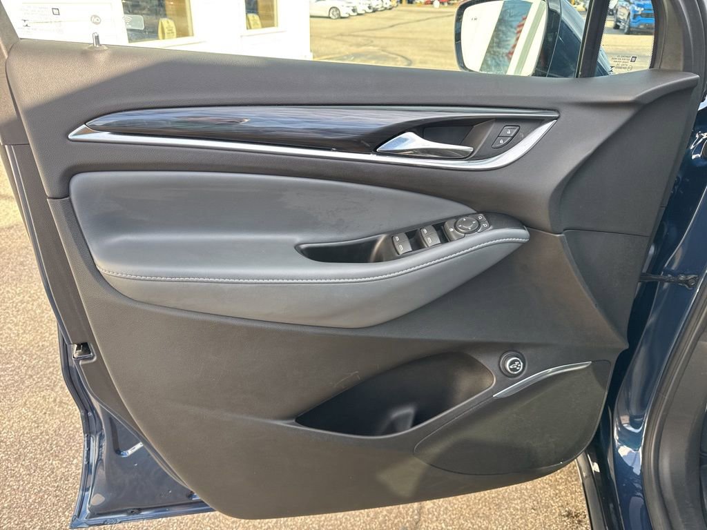 Certified 2023 Buick Enclave Essence image 12