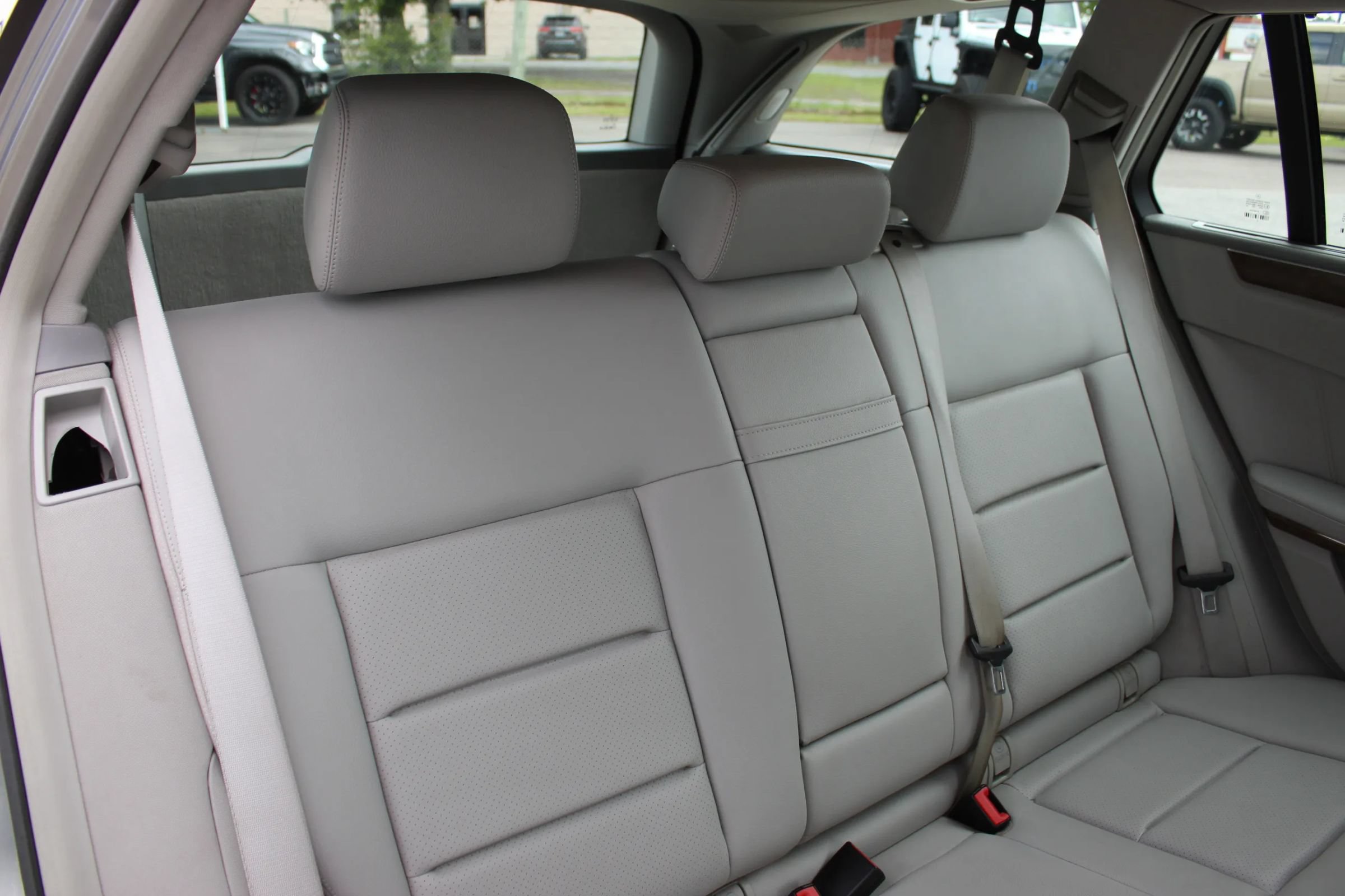 Used 2011 Mercedes-Benz E 350 4MATIC Wagon image 26