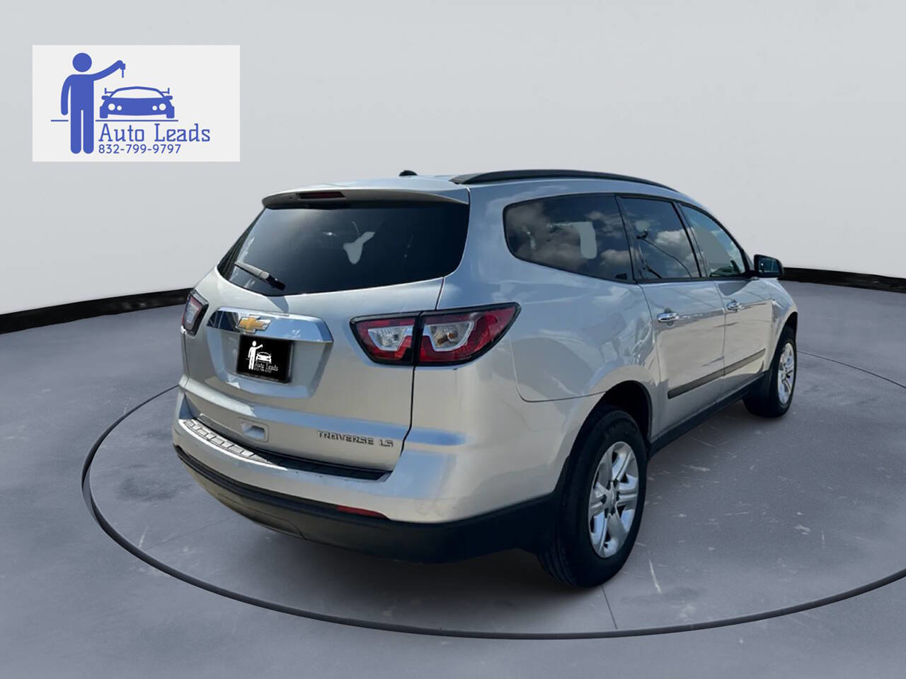 Used 2015 Chevrolet Traverse LS image 5