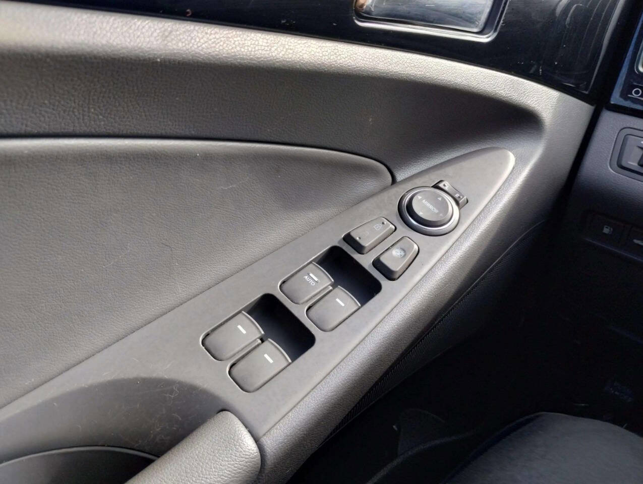 Used 2012 Hyundai Sonata Limited w/ Navigation Pkg image 27