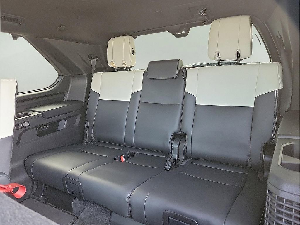 Used 2023 Toyota Sequoia Capstone image 9
