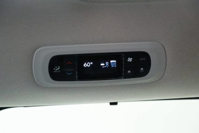 Used 2023 Chrysler Pacifica Touring-L FWD image 33