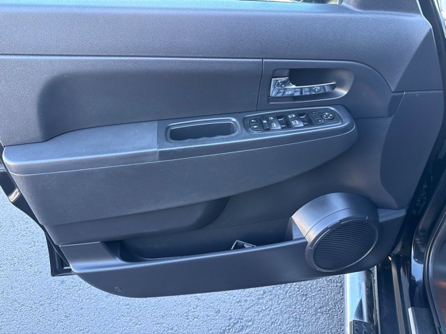 Used 2011 Jeep Liberty Sport AWD/4WD image 18