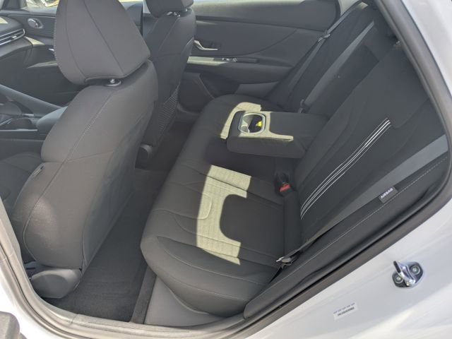 Certified 2025 Hyundai Elantra SEL image 12