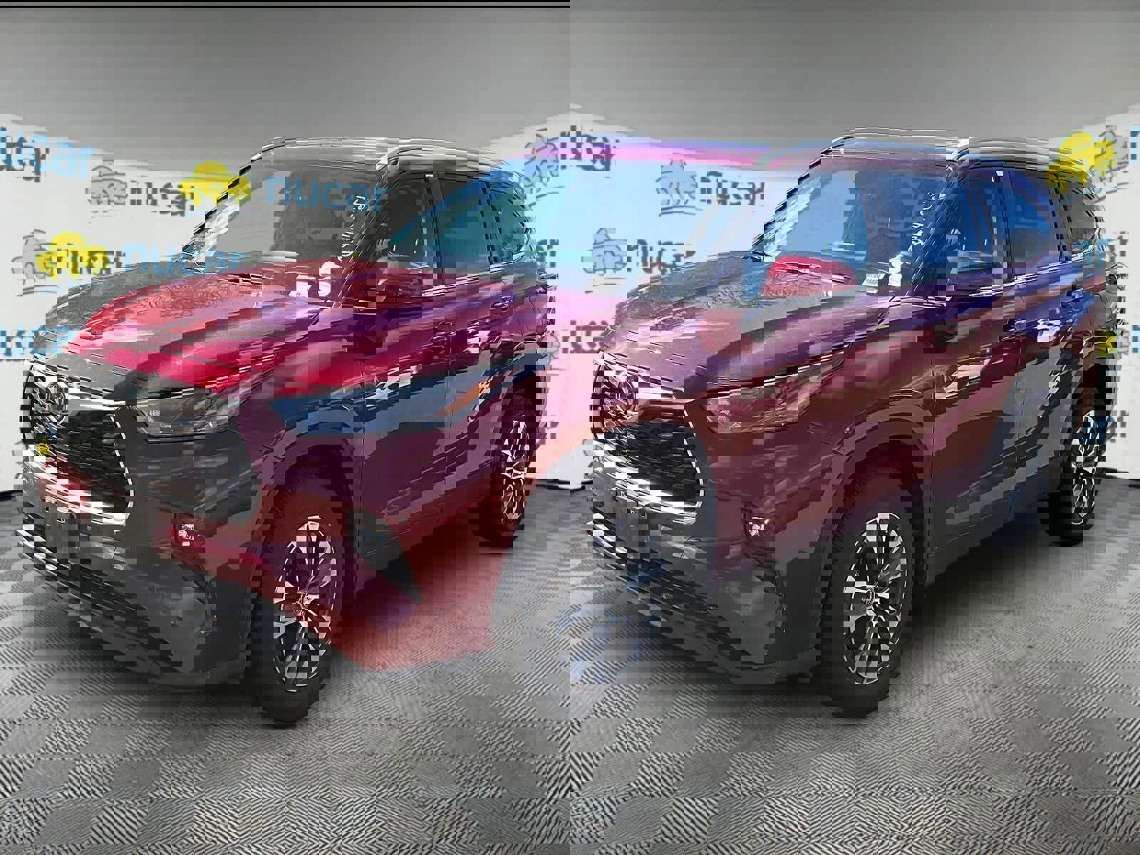 Certified 2024 Toyota Highlander XLE image 2