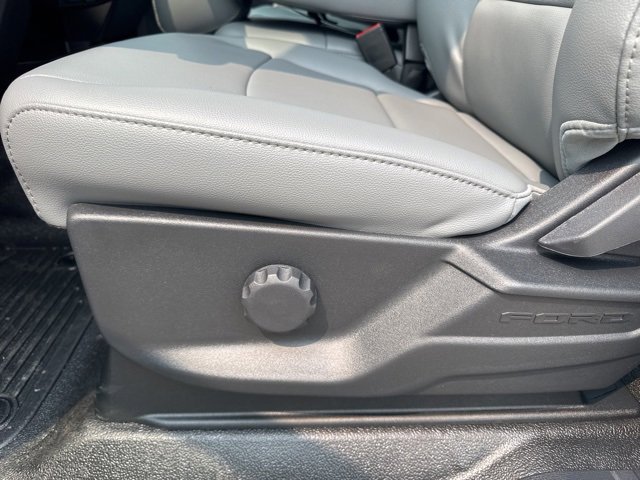 New 2025 Ford F250 XL w/ XL Chrome Package image 26