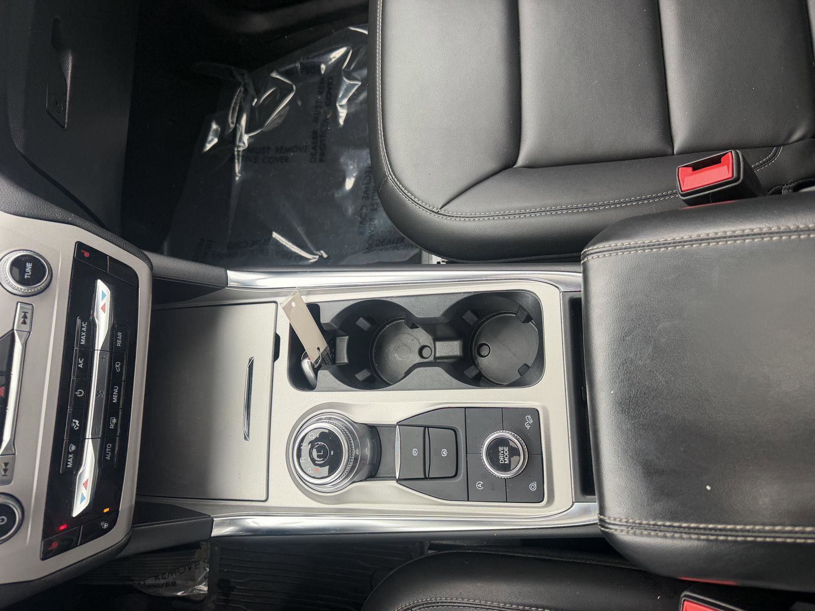 Used 2024 Ford Explorer XLT w/ Equipment Group 202A image 16