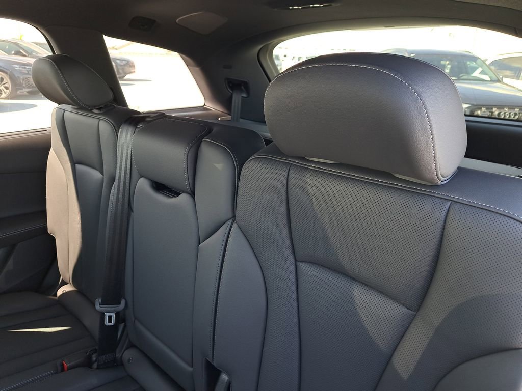 New 2026 Audi Q7 3.0T Premium Plus AWD/4WD image 28