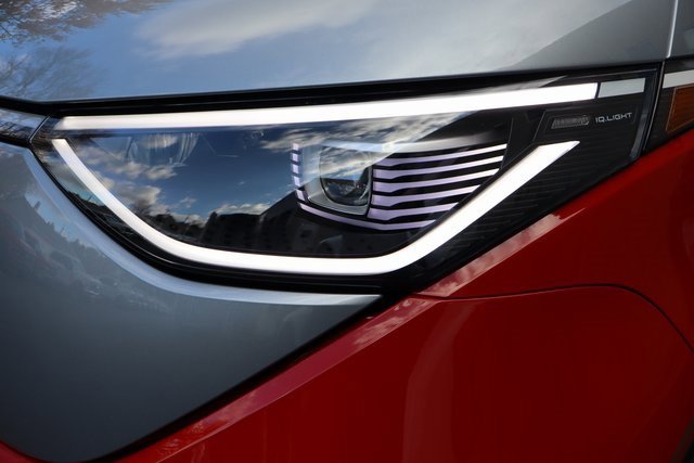 Used 2025 Volkswagen ID. Buzz Pro S Plus image 18