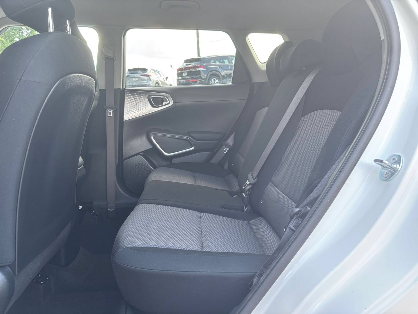 Used 2025 Kia Soul LX w/ LX Technology Package FWD image 22