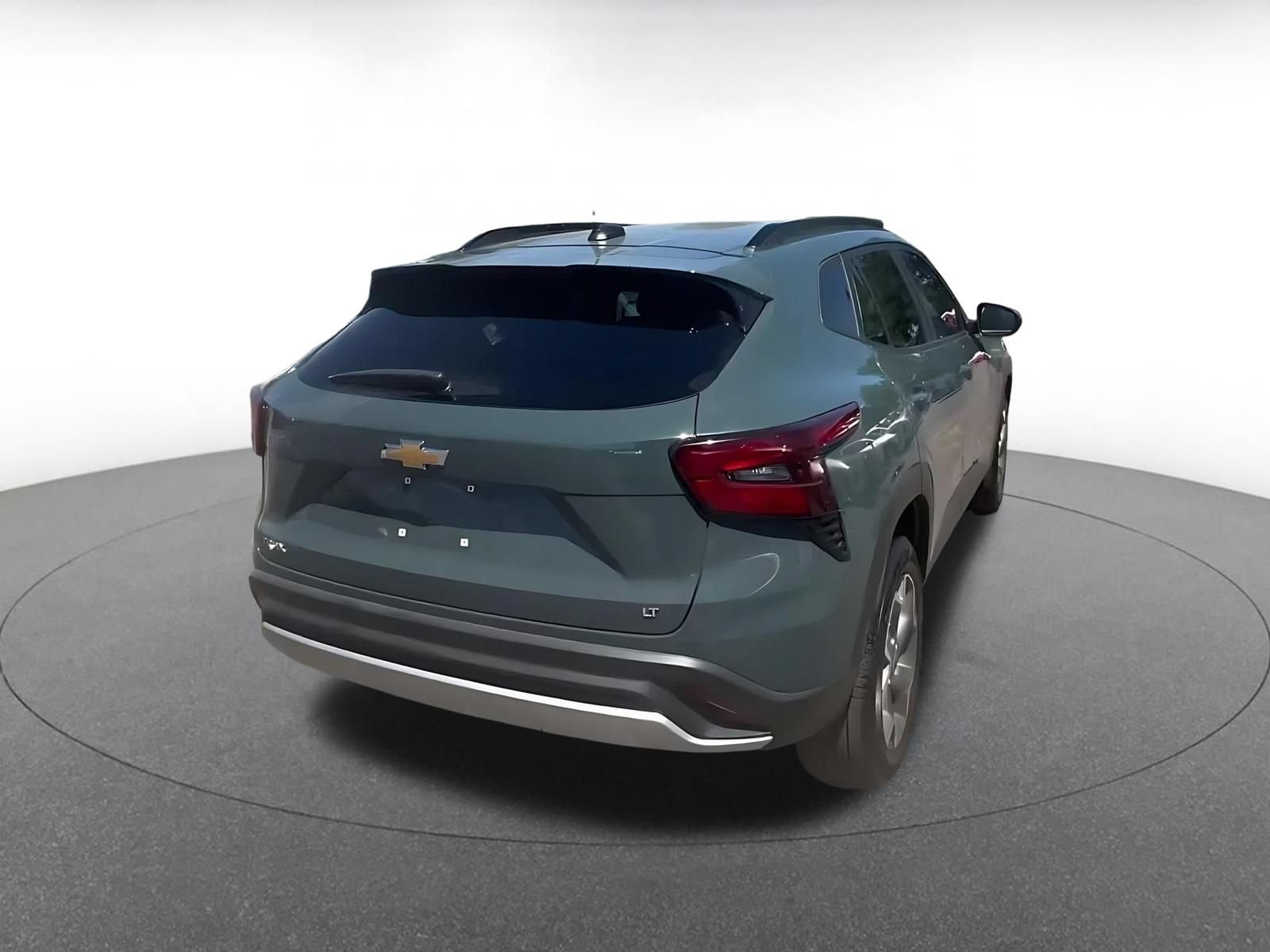 Used 2025 Chevrolet Trax LT FWD image 14
