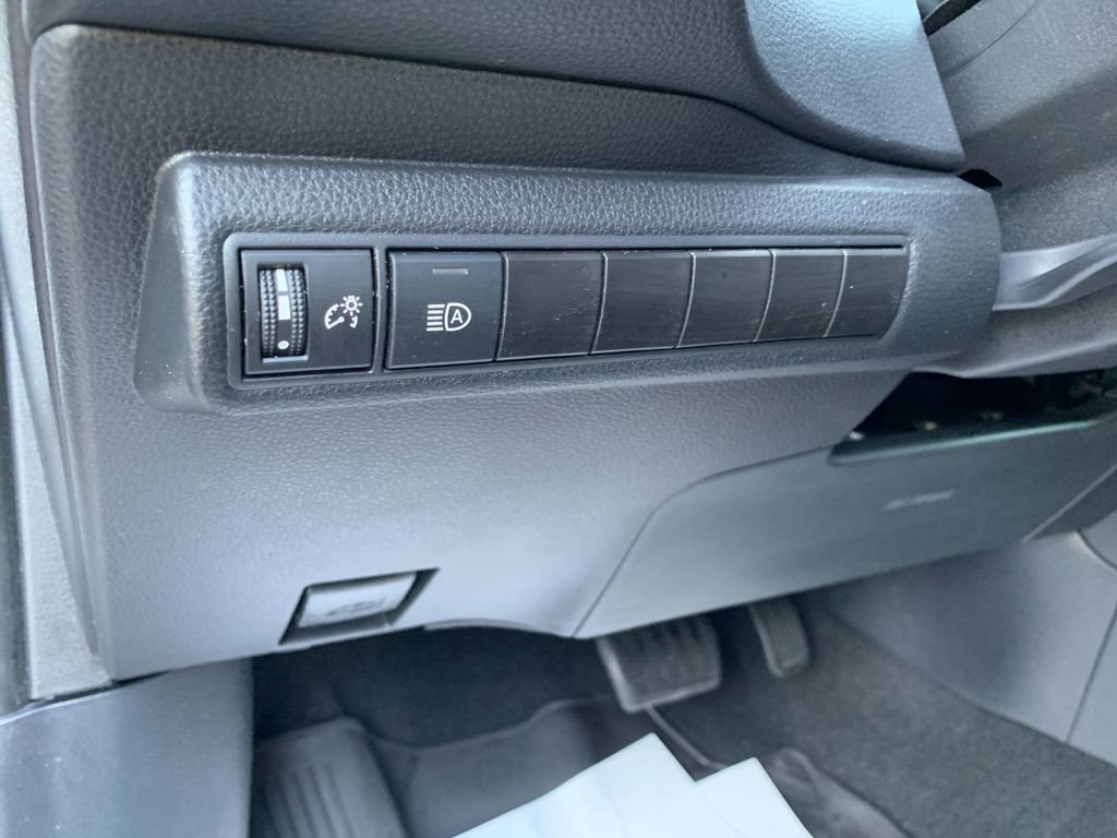 Used 2024 Toyota Corolla LE FWD image 30