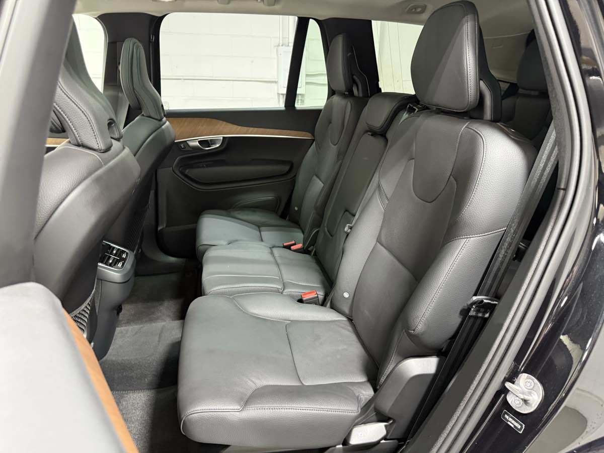 Used 2024 Volvo XC90 B5 Plus image 19