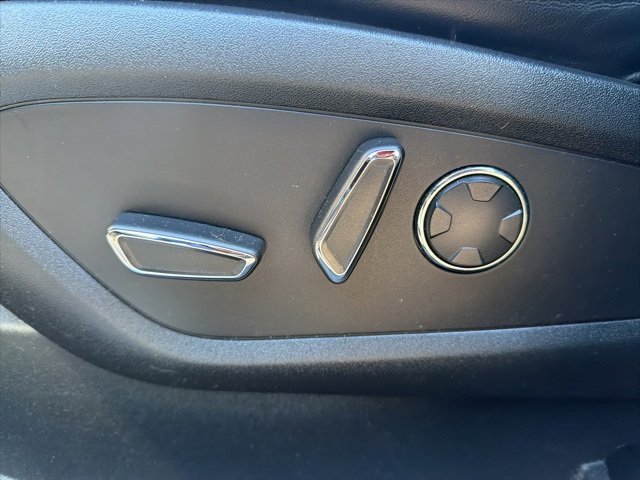 Used 2019 Lincoln MKC Reserve w/ MKC Climate Package image 11