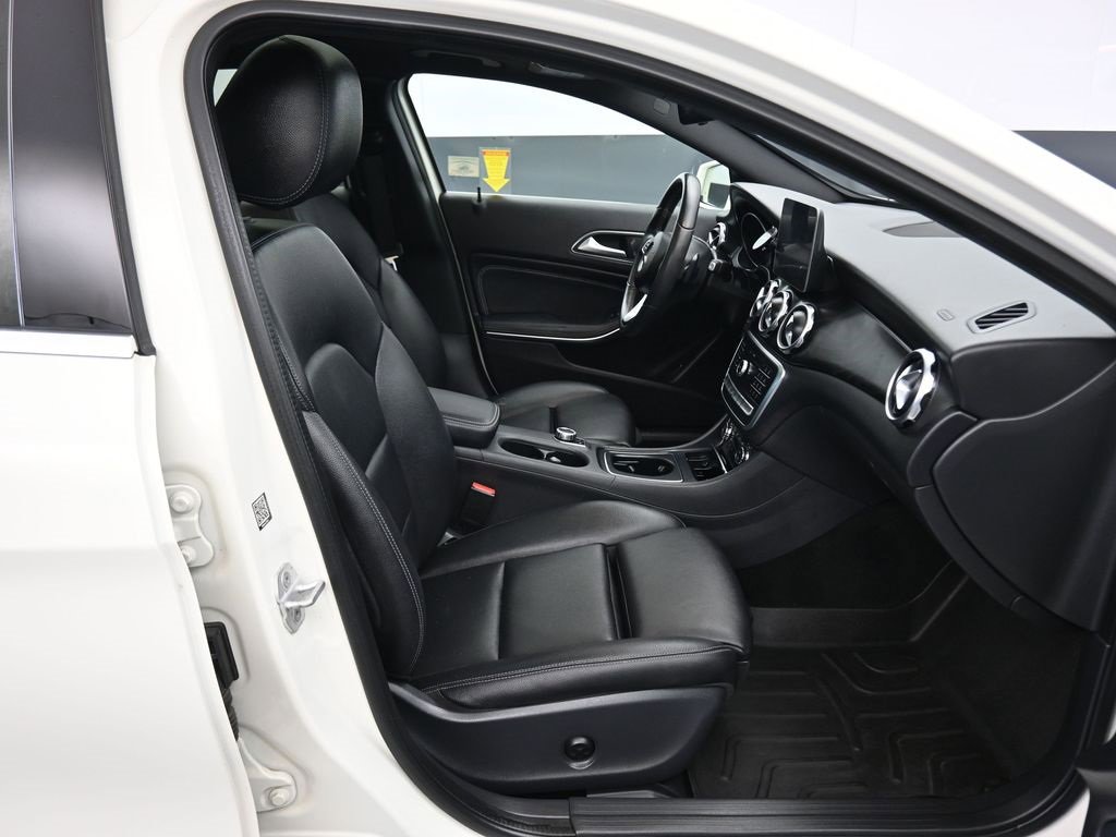 Used 2018 Mercedes-Benz GLA 250 4MATIC image 42