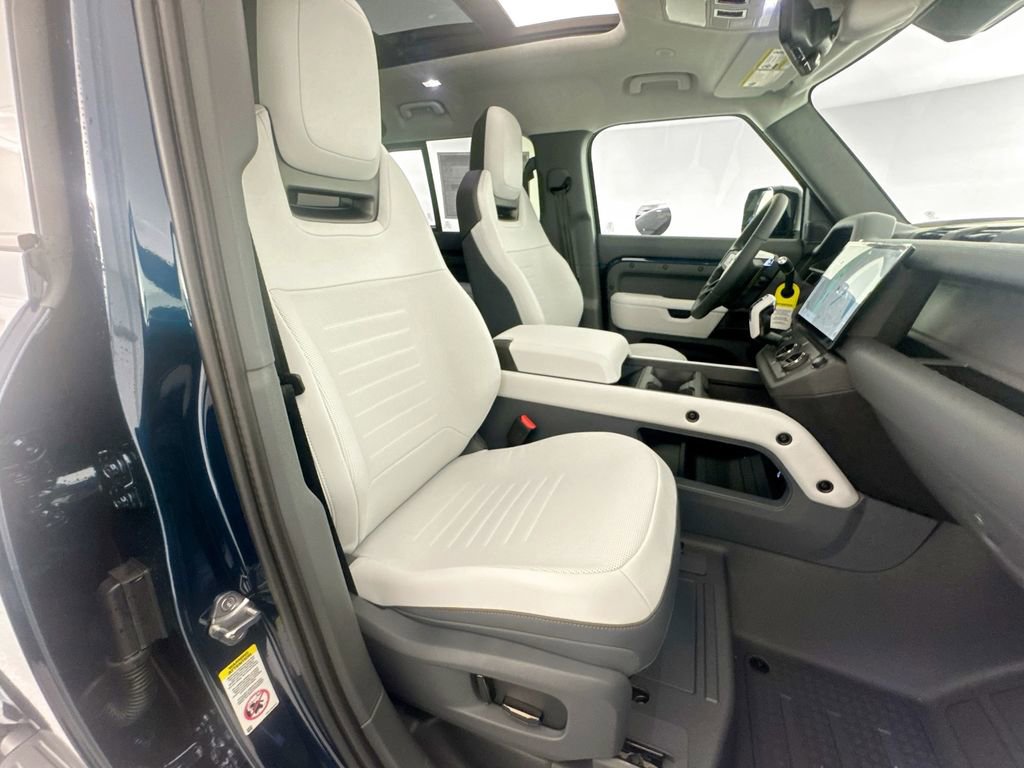 New 2026 Land Rover Defender 110 OCTA AWD/4WD image 30