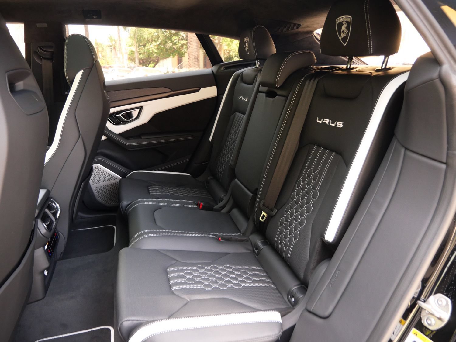 Used 2024 Lamborghini Urus S AWD/4WD image 6