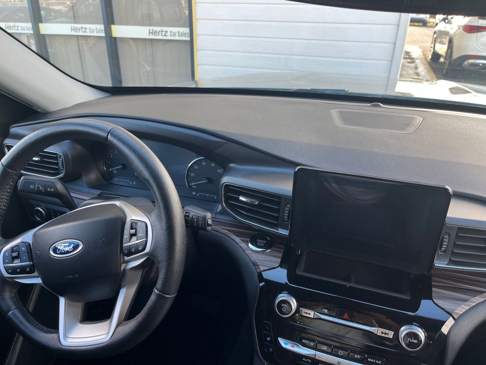 Used 2024 Ford Explorer Limited image 33