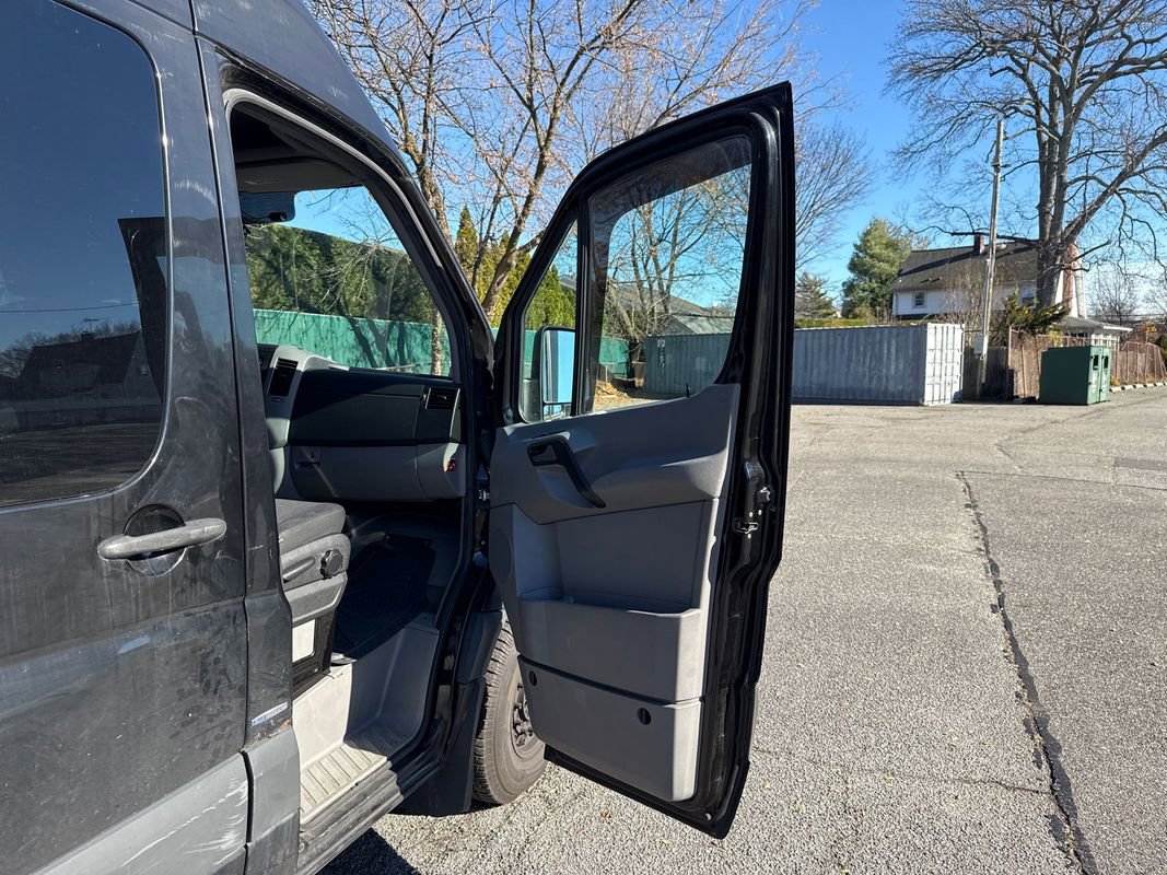 Used 2016 Mercedes-Benz Sprinter 2500 image 14