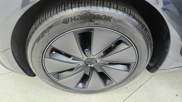 Used 2025 Tesla Model 3 Long Range image 59