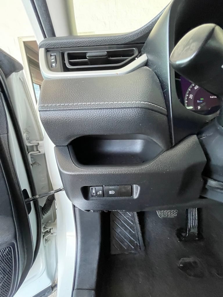 Used 2023 Toyota RAV4 LE FWD image 12