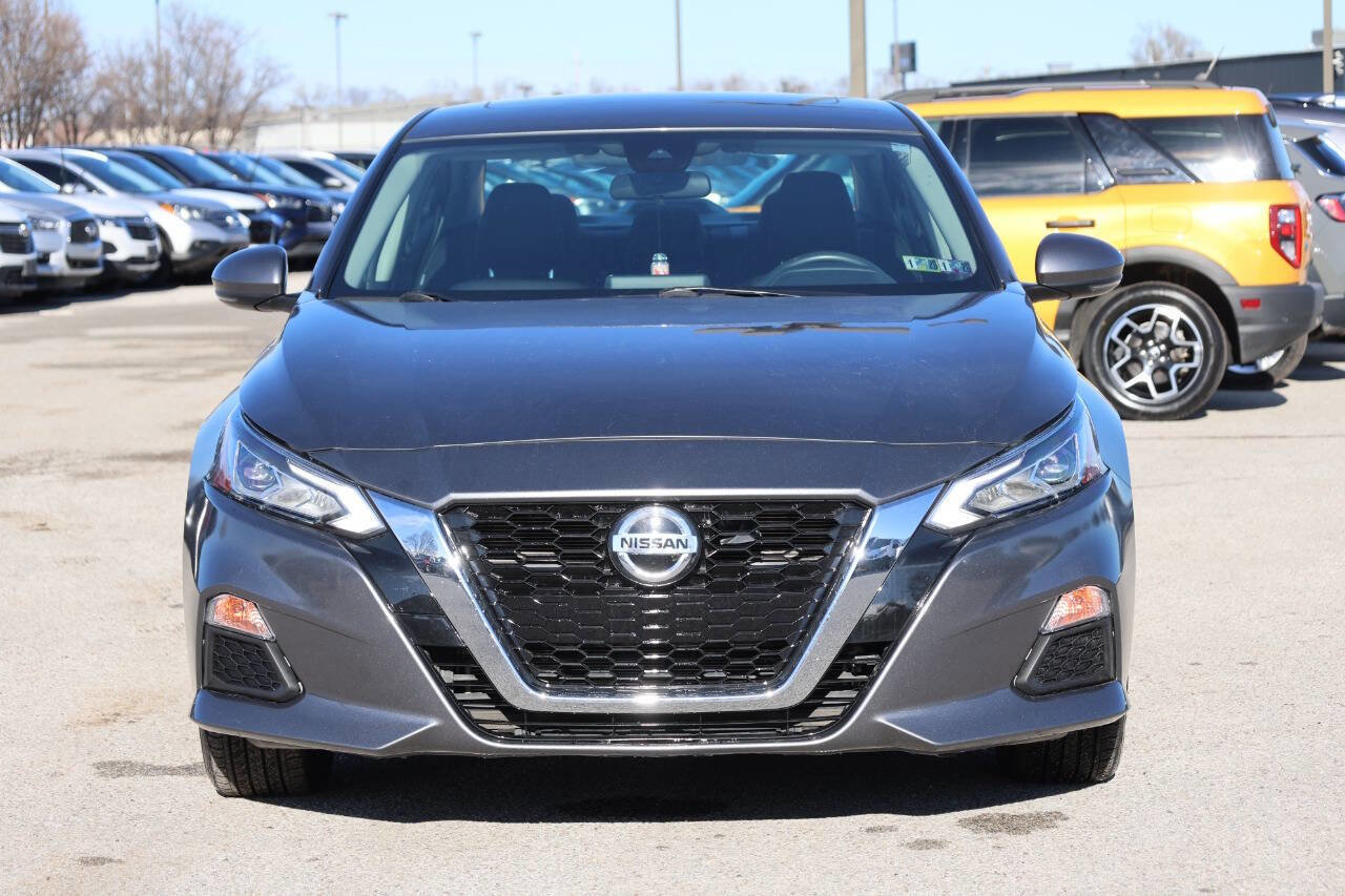 Used 2022 Nissan Altima 2.5 SV w/ SV Premium Package AWD/4WD image 2
