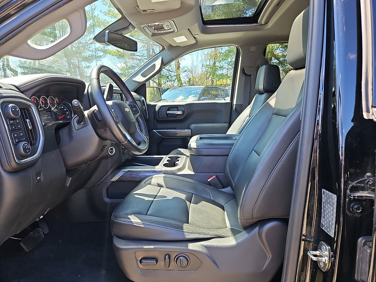 Used 2019 Chevrolet Silverado 1500 LTZ w/ LTZ Premium Package image 12