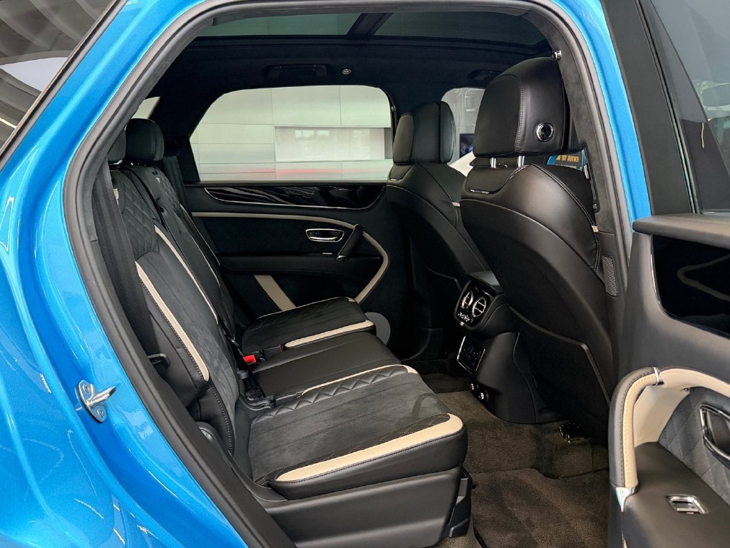 Used 2020 Bentley Bentayga Speed AWD/4WD image 17