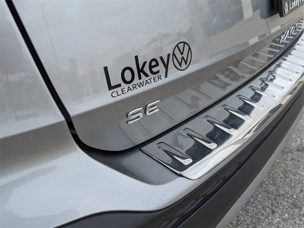 Certified 2023 Volkswagen Taos SE w/ Panoramic Sunroof Package image 12