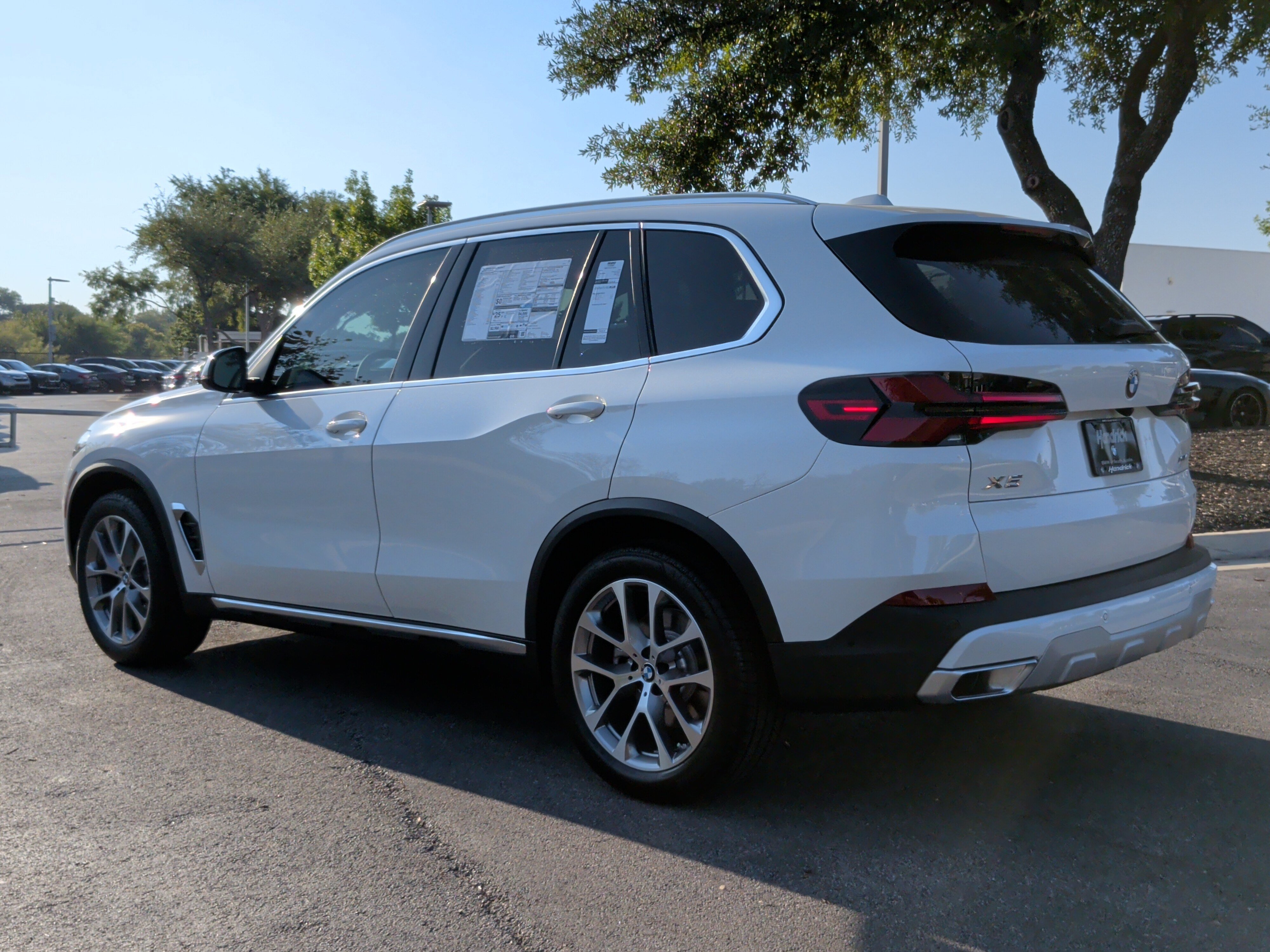 Certified 2026 BMW X5 xDrive40i w/ Climate Comfort Package AWD/4WD image 12