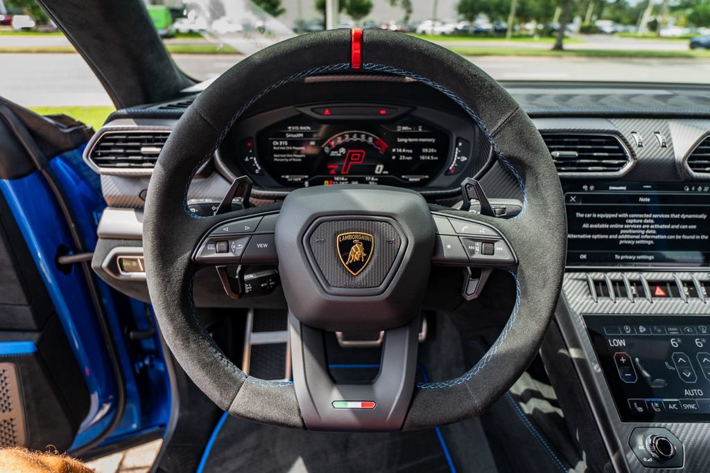 Used 2024 Lamborghini Urus Performante AWD/4WD image 30