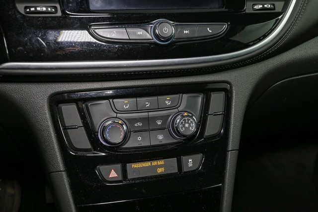 Used 2022 Buick Encore Preferred w/ Safety Package image 22