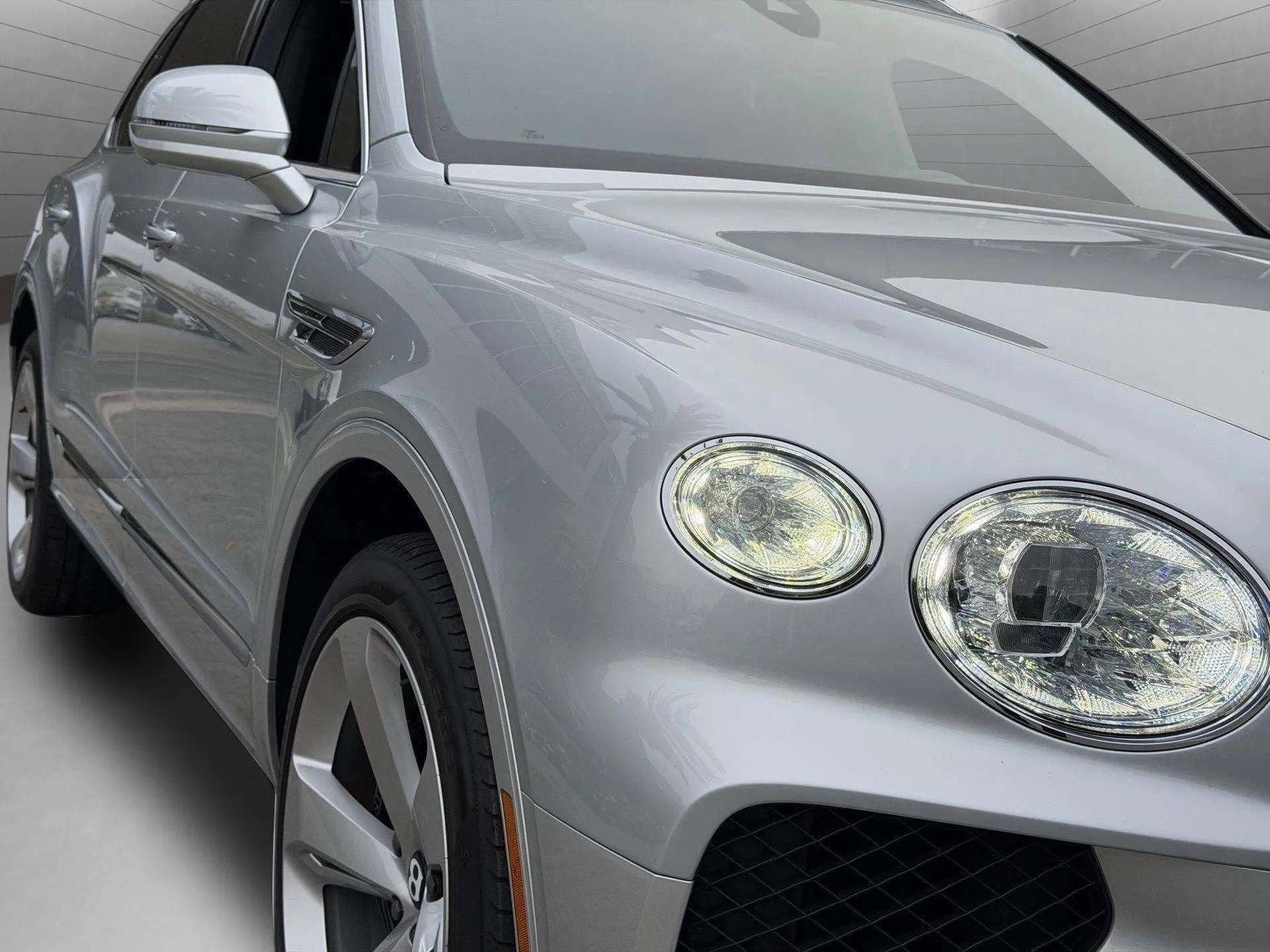 Used 2024 Bentley Bentayga Extended Wheelbase image 55