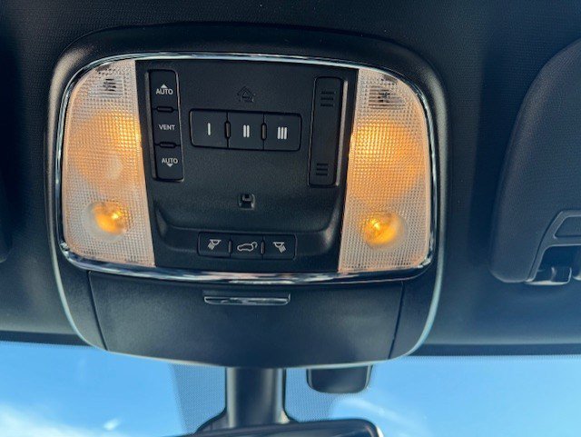 Used 2021 Jeep Grand Cherokee Limited AWD/4WD image 18