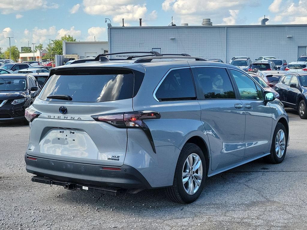 Used 2023 Toyota Sienna XLE Woodland Edition AWD/4WD image 3