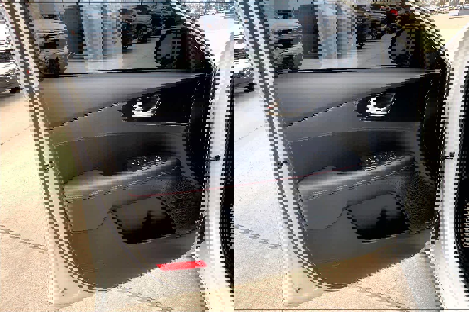 Used 2023 Kia Forte GT image 21