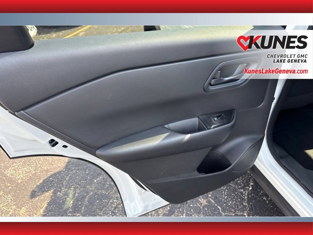 Used 2024 Nissan Rogue S FWD image 16