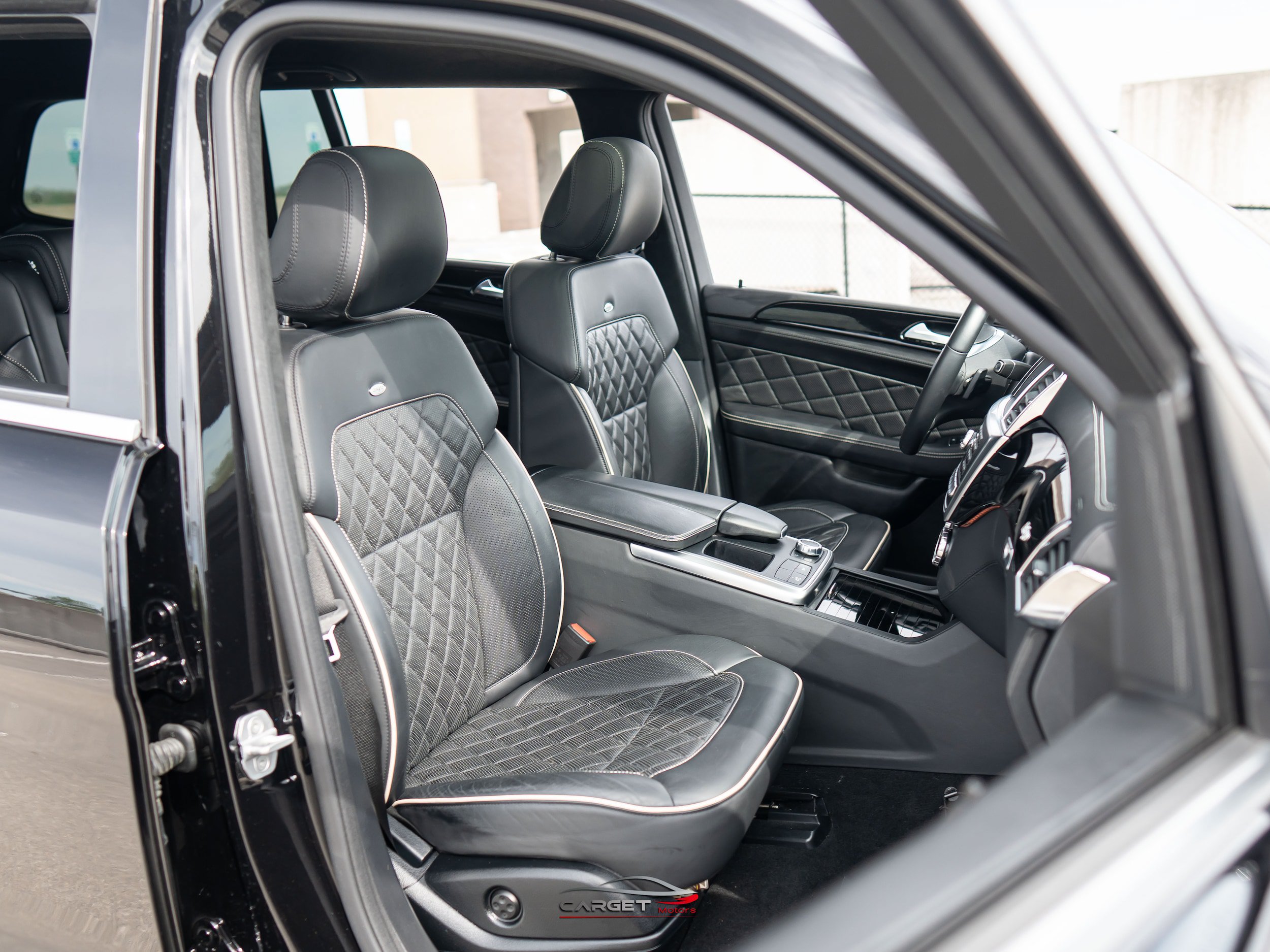 Used 2015 Mercedes-Benz GL 450 4MATIC w/ Designo Black Leather Package image 17