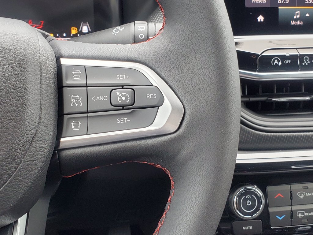 New 2026 Jeep Compass Trailhawk AWD/4WD image 11
