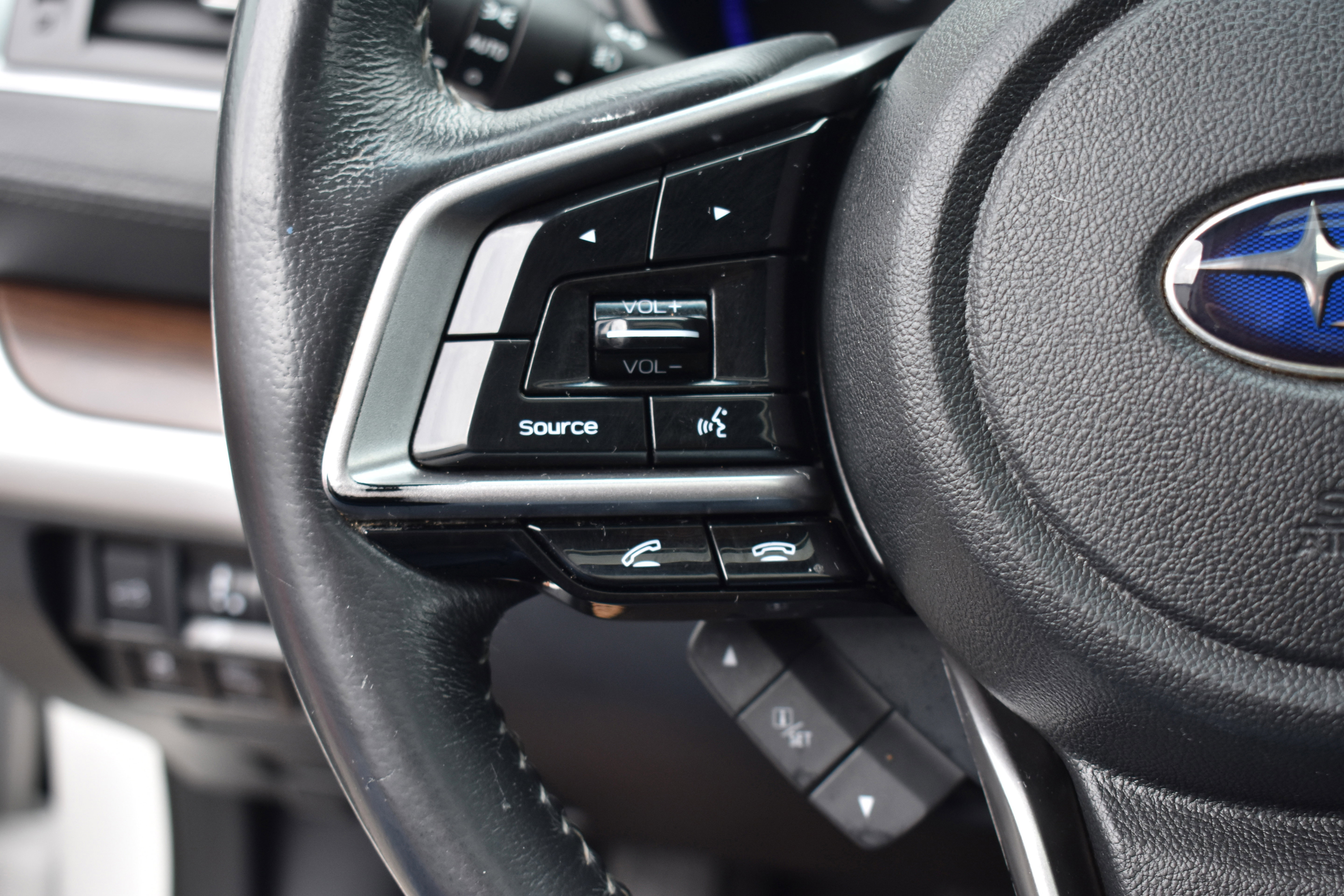 Used 2018 Subaru Outback 2.5i Touring w/ Popular Package #3 image 15